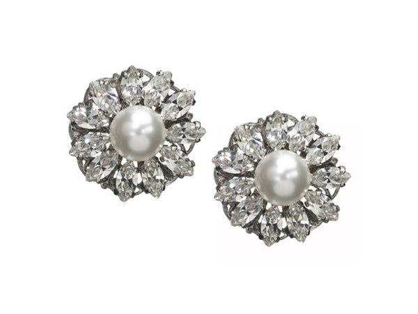 Daisy Stud Earrings: Featured Product Image