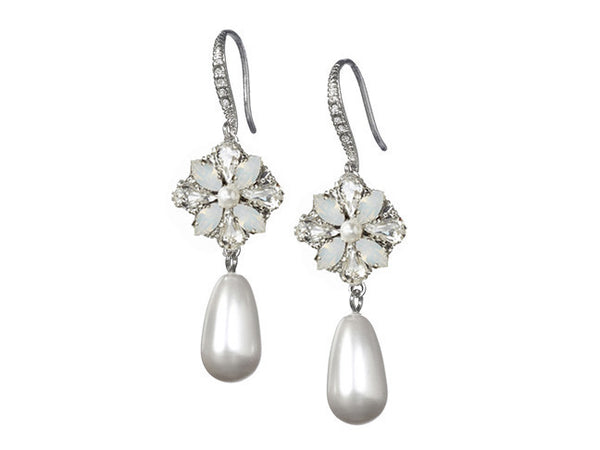 Della Pearl Drop: Featured Product Image